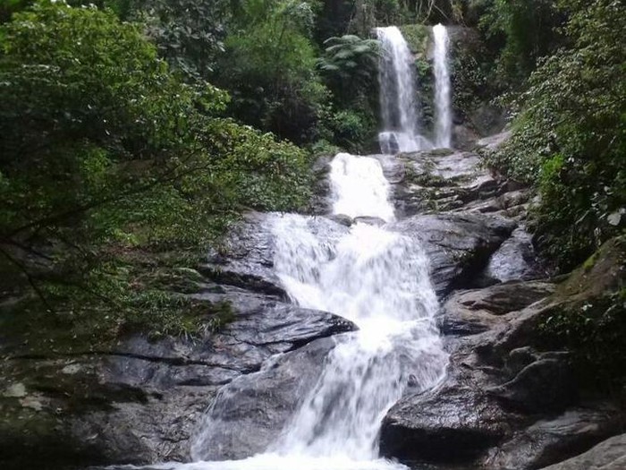 Ecoturismo em Xerém: O Guia Definitivo de Trilhas e Cachoeiras na Baixada Fluminense